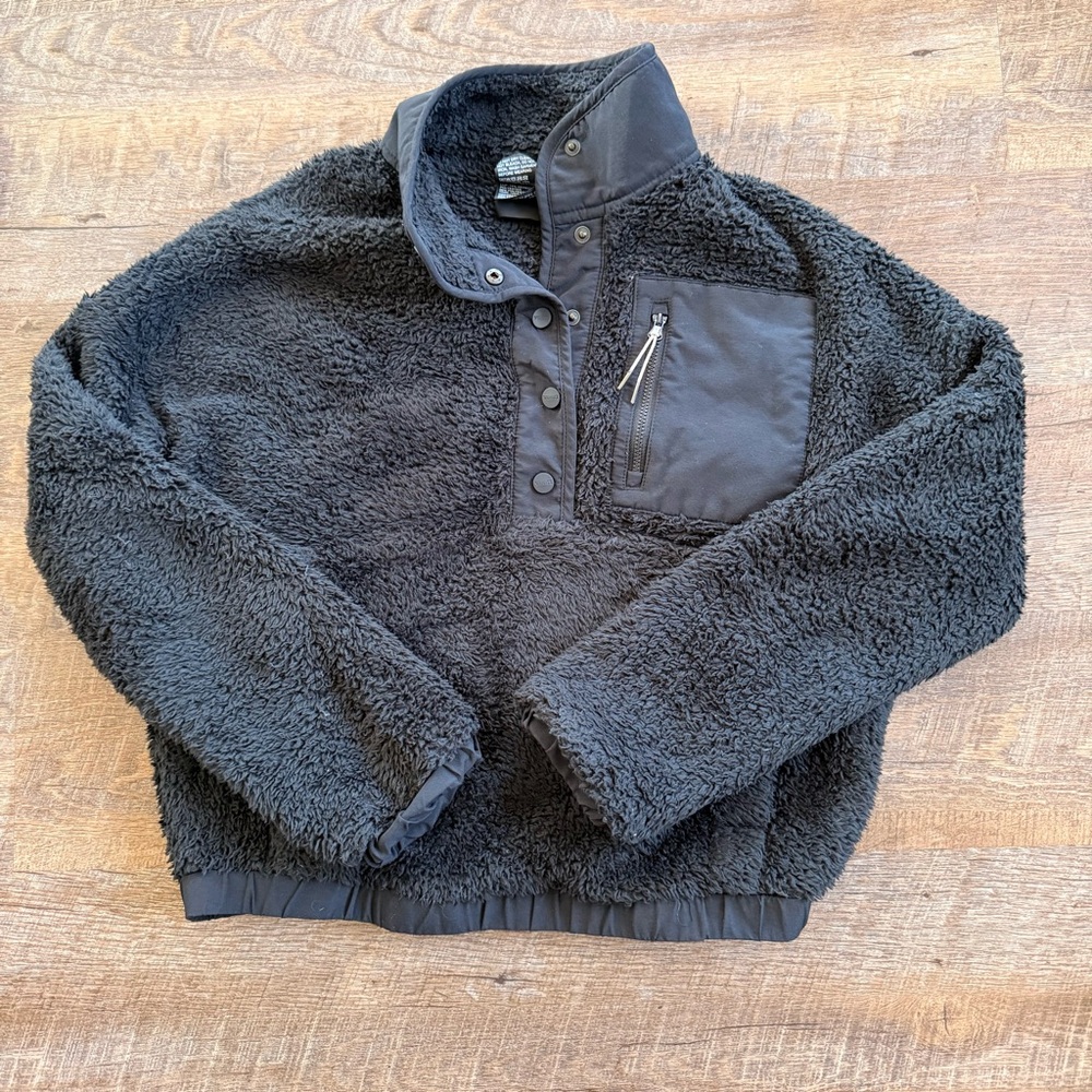 Vuori Black Sherpa Pullover Sweater
